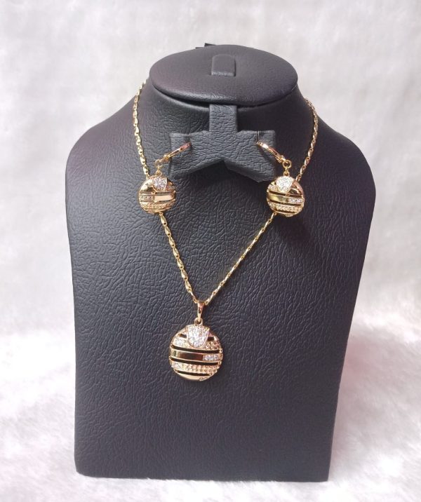 Beautiful Fancy Gold Plated Locket Set