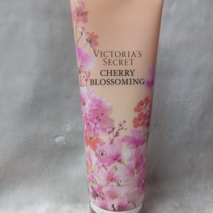 Victoria's Secret Cherry Blossoming (236 ml)