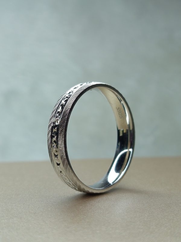 925 Sterling Silver Wedding Ring – Classic Engraved Band for Him or Her