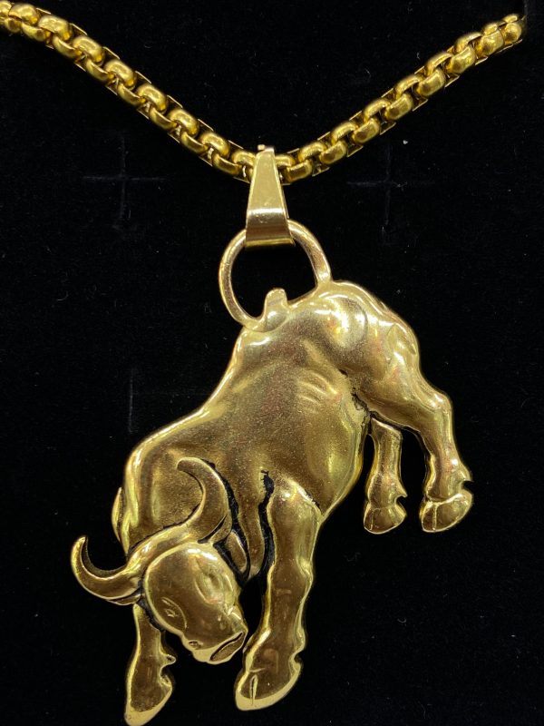 Bold Gold Buffalo Bull Chain
