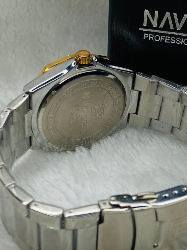 Naviforce Men’s Watch – Gold Bezel, Silver Strap, White Dial, 30M Water Resistant - Image 4